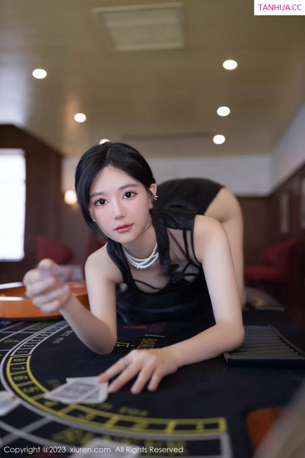   [XiuRen]高清写真图 2023.12.01 No.7753 幼幼 黑丝美腿第50张图片